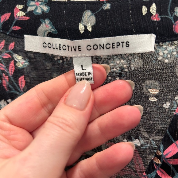 Collective Concepts Silver Foil Detail Floral Blouse - Picture 3 of 6